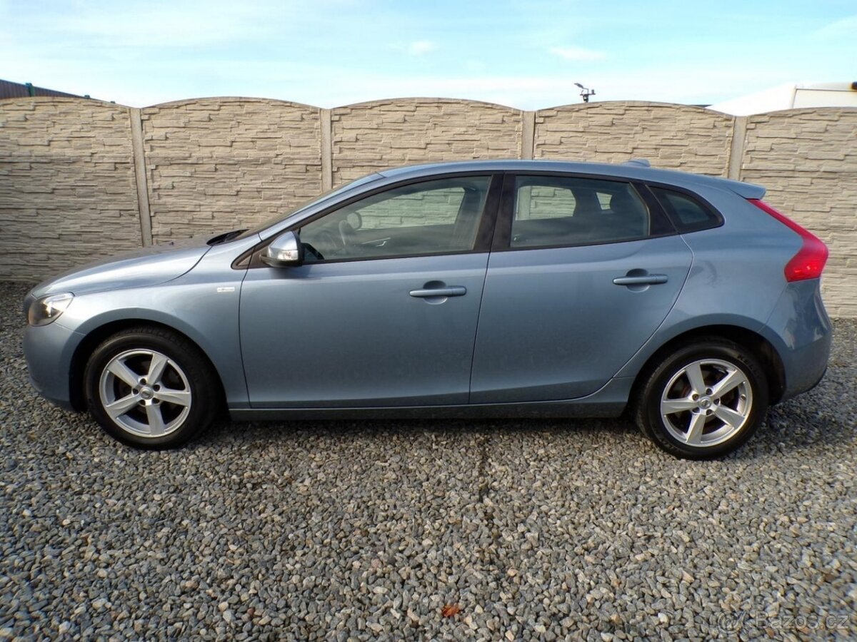 Volvo V40 2.0TDi 120PS FL 6R CITY CENA