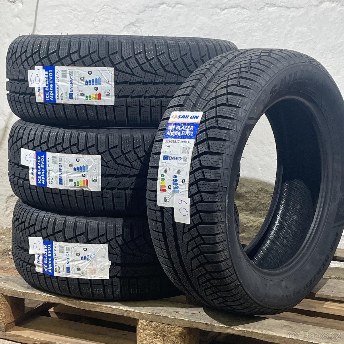 NOVÉ Zimní pneu 225/55 R17 101V Sailun