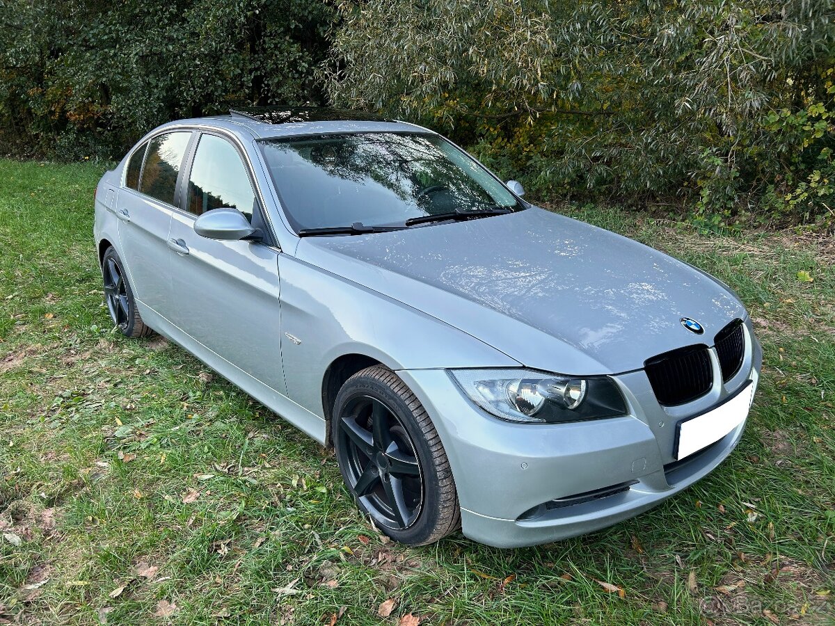 BMW e90 330xi A/T,DKLIMA,TEMP,ŠÍBR,2xSADA ALU,ROZVODY,SERVIS