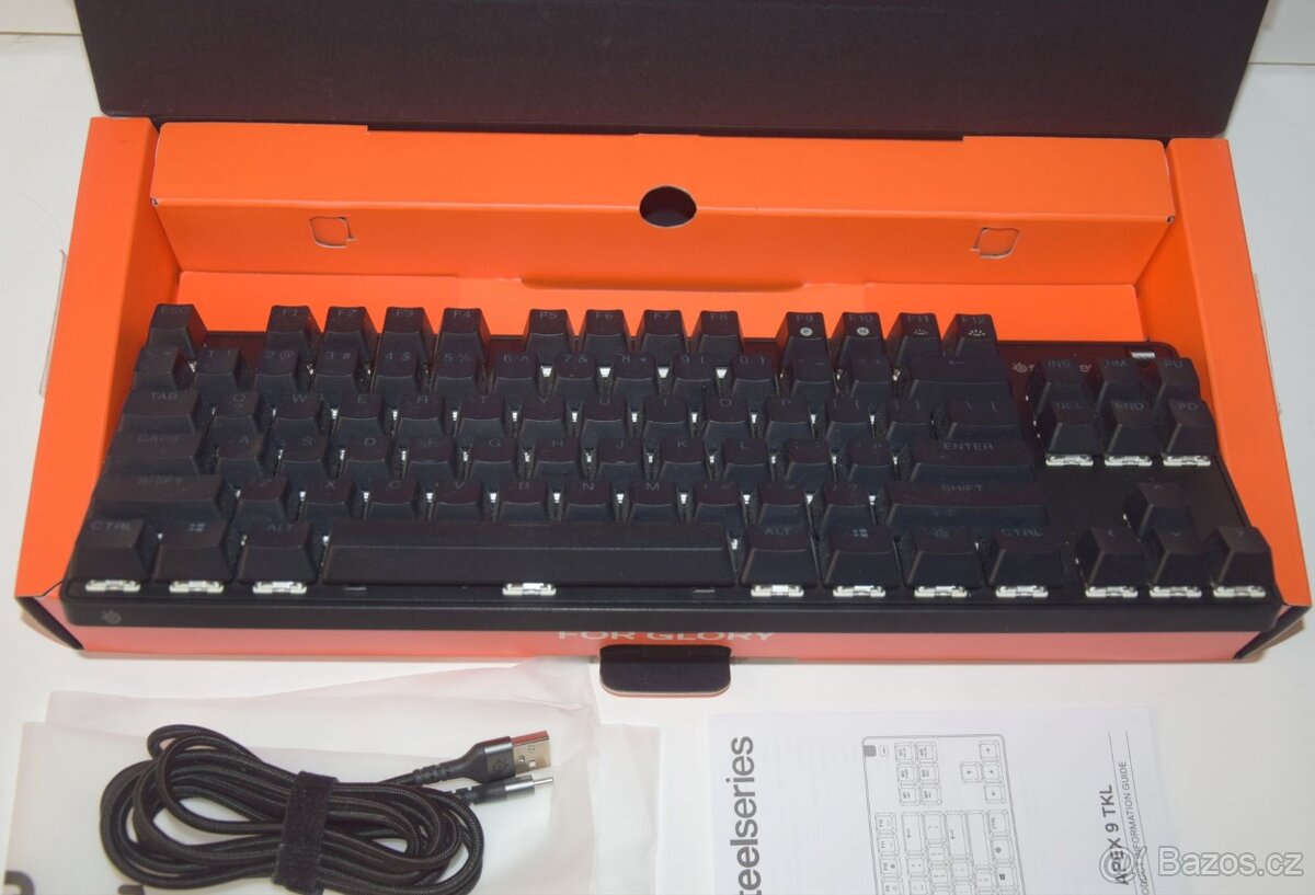 SteelSeries Apex 9 TKL US, Prémiová klávesnice, zár.12/2026