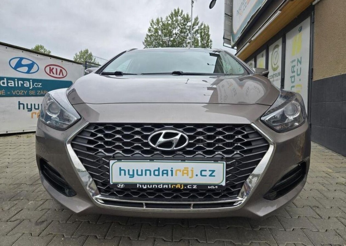 Hyundai i40 1.6-DPH-NOVÝ MODEL-NAVI-KAMERA