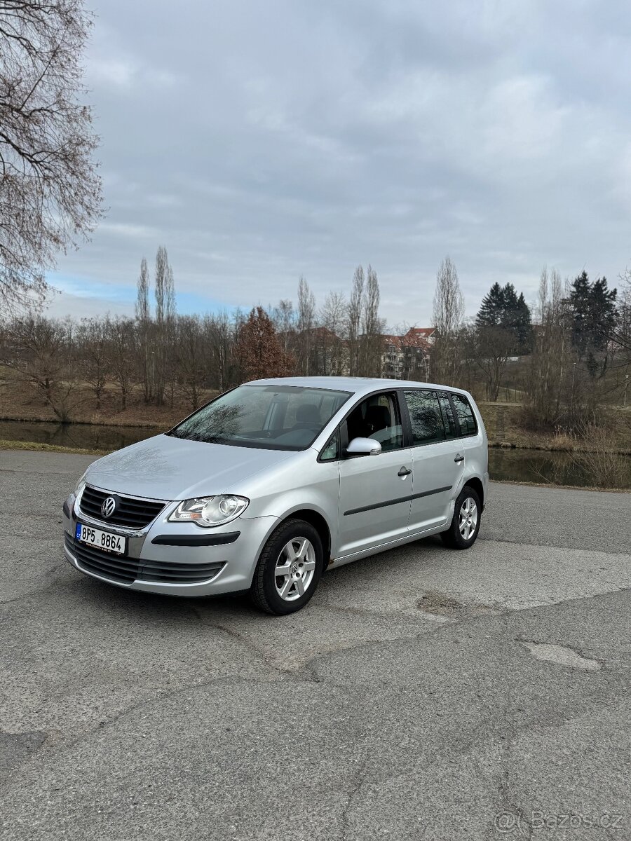 Volkswagen Touran,  2,0 TDi KLIMA  Ojeté, 10/2008