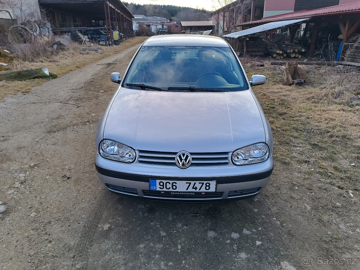 Prodám Vw golf 4 1,4 16v 126200km.