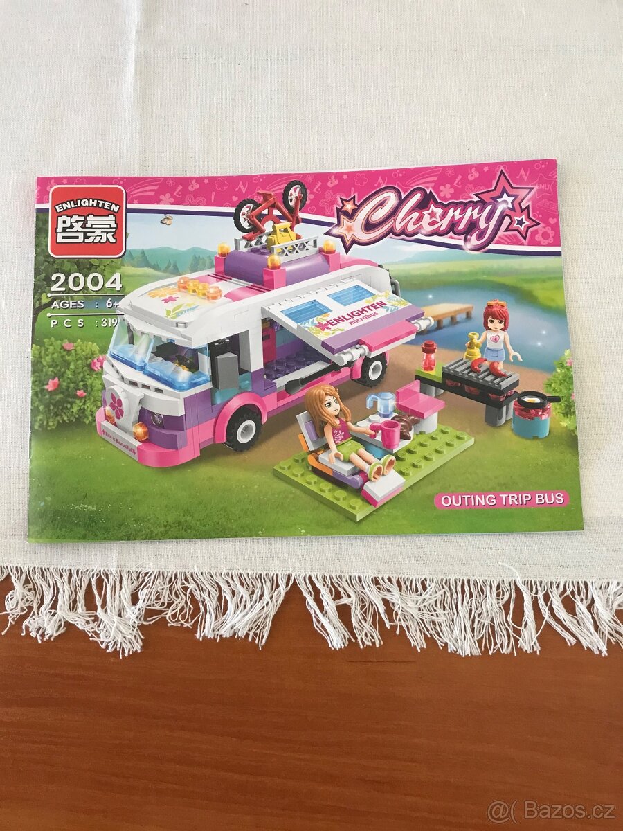 Lego cherry karavan