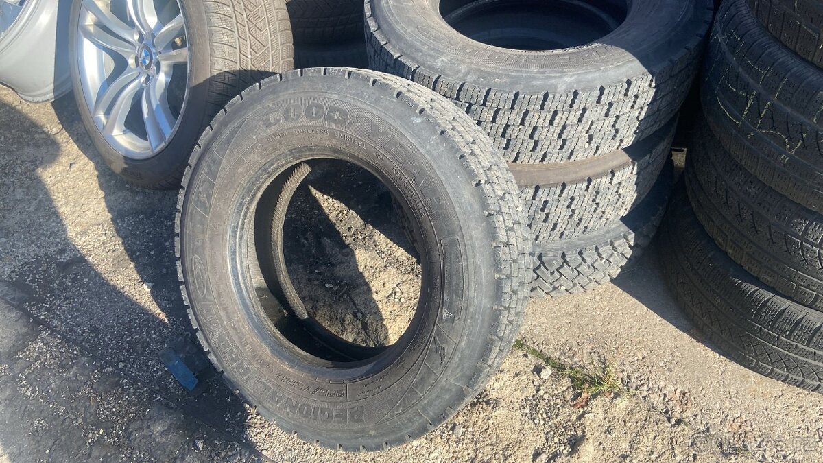 225/75R17.5