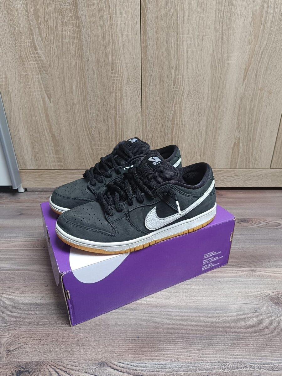 Nike SB dunk low Black gum