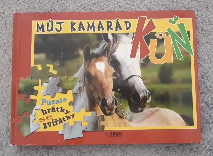 Kniha puzzle koně