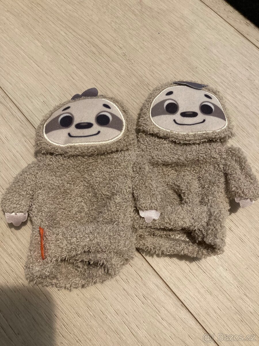 Chrastící ponožky s lenochody FisherPrice