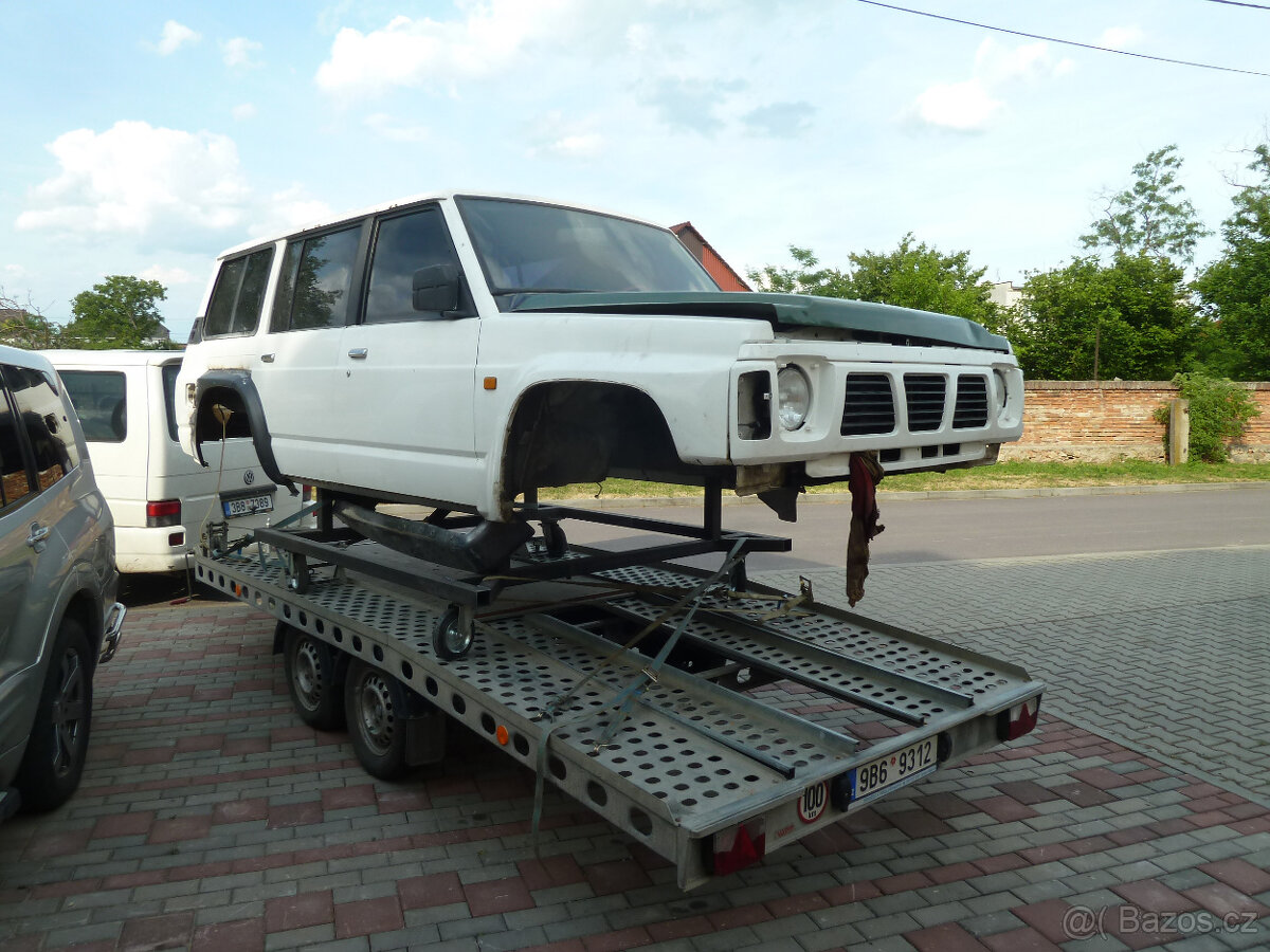 NISSAN PATROL Y60 - díly - KAROSERIE