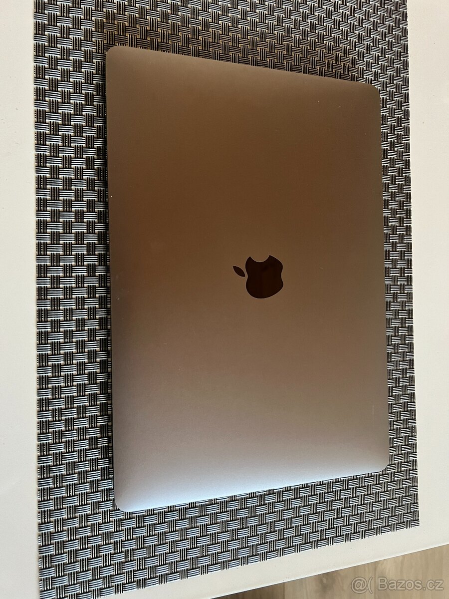 Apple MacBook Air 13,3", Grey / 16GB RAM / 512GB / CZ