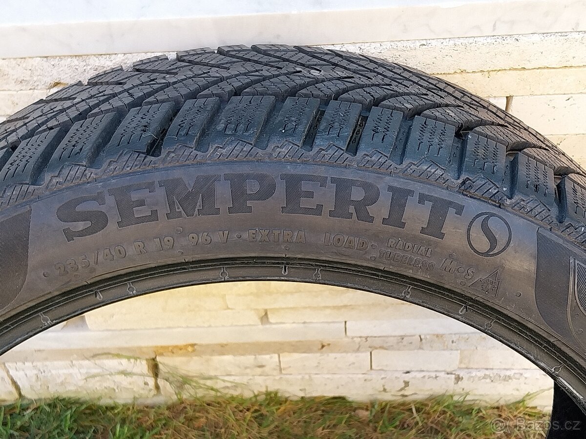 Pneumatiky 235/40 R19