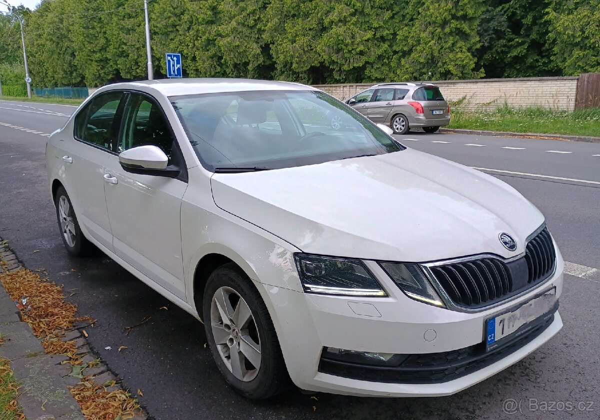 SLEVA Škoda Octavia III 2019 FULL LED naj. 121tis km Tažné