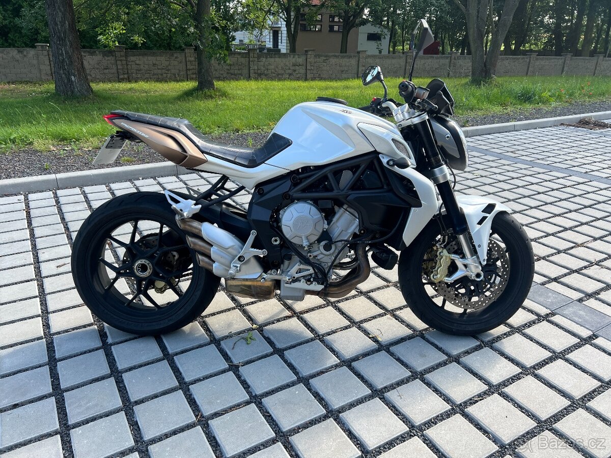 MV Agusta Brutale 675