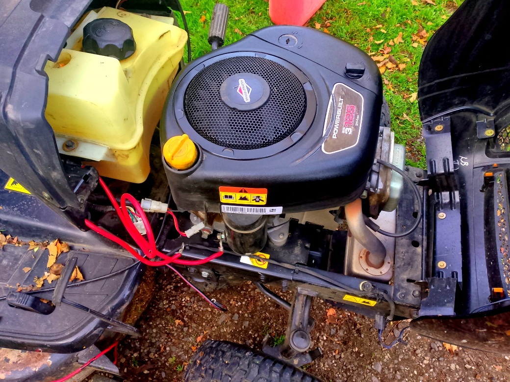 Motor Briggs na zah traktor doprava