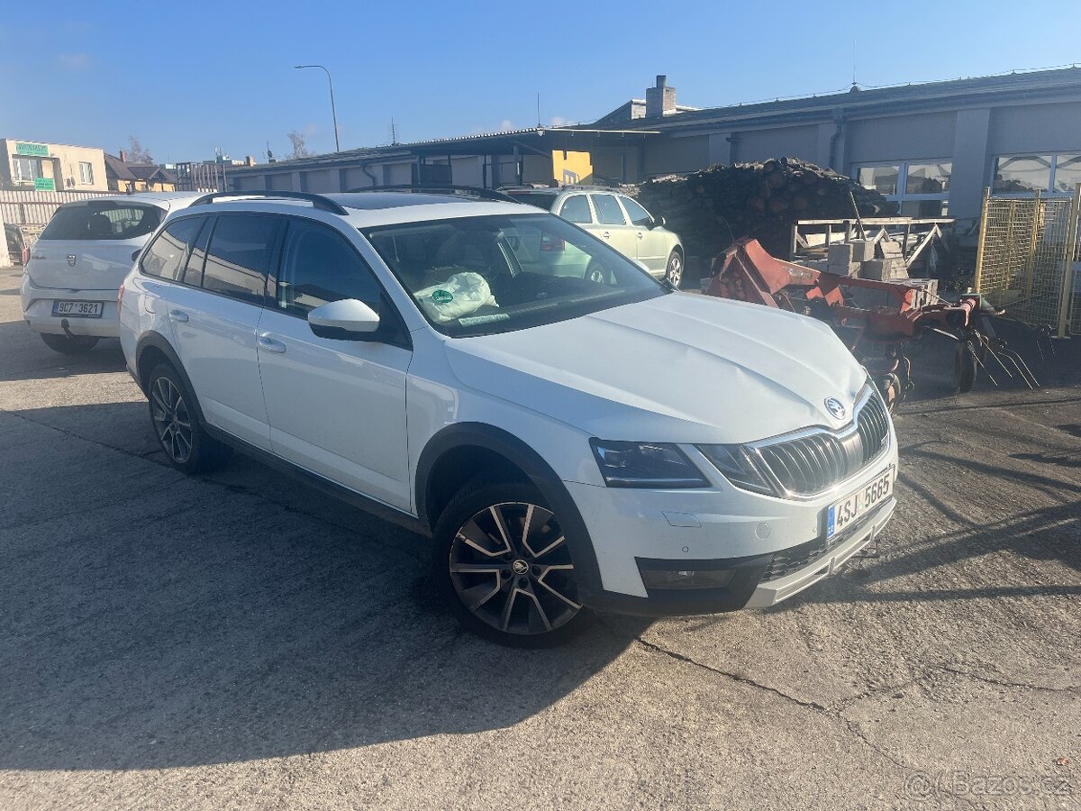 Škoda Octavia Scout 4x4 2,0TDI/135 kW 6AP, HAVAROVANÉ