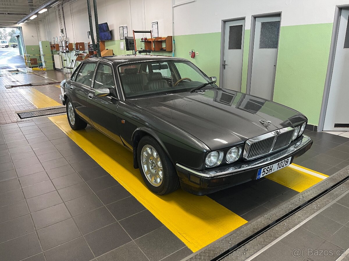 Jaguar xj6