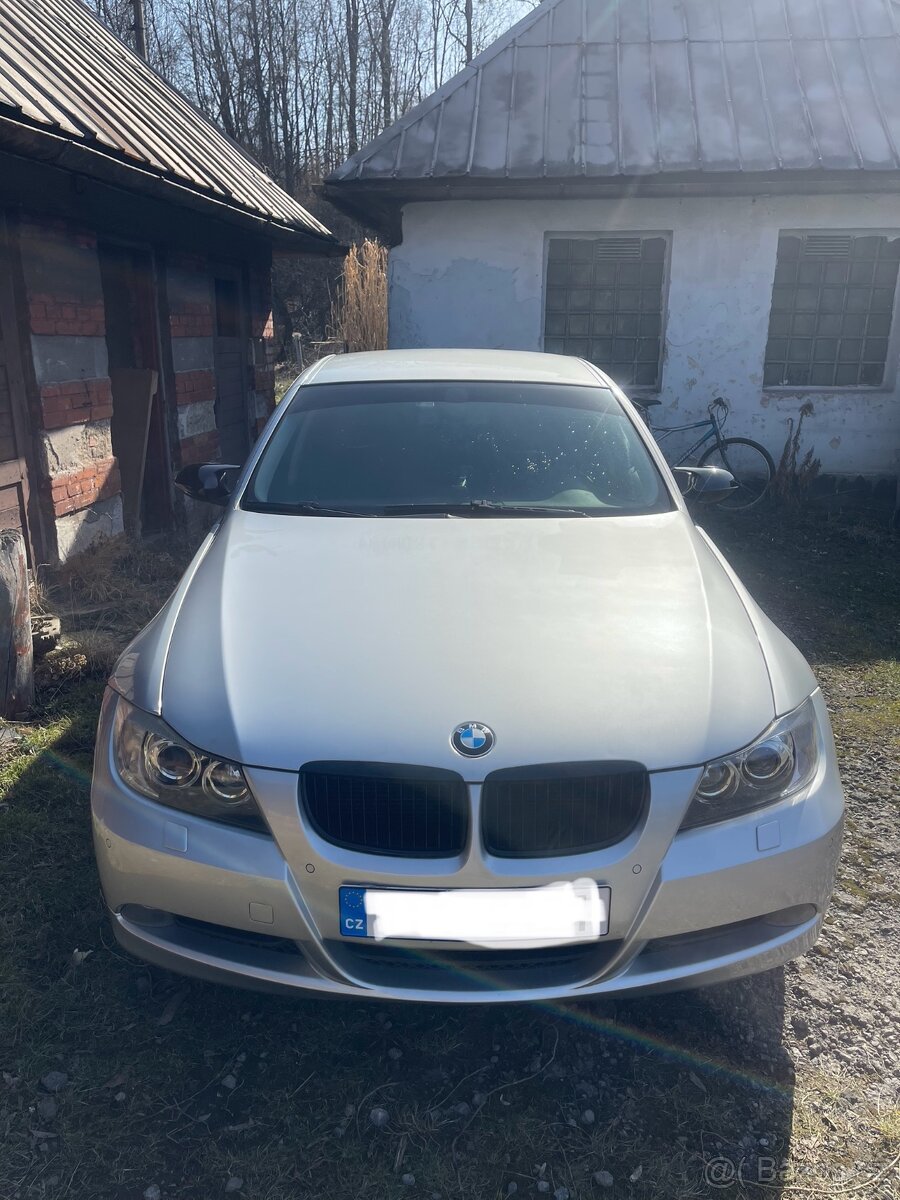 BMW E90 320D