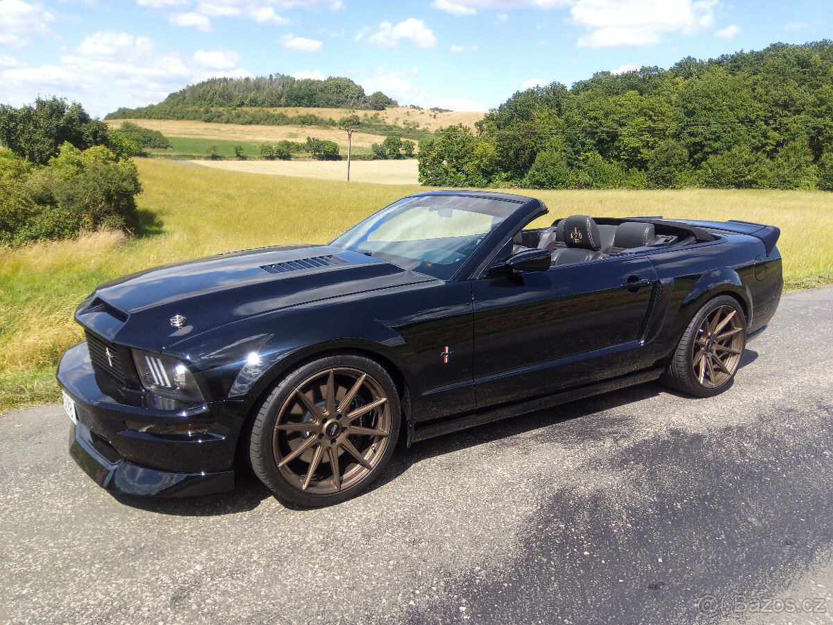 ROUSH Ford Mustang GT V8 cabrio 375 PS - Manual..Jako NOVE..