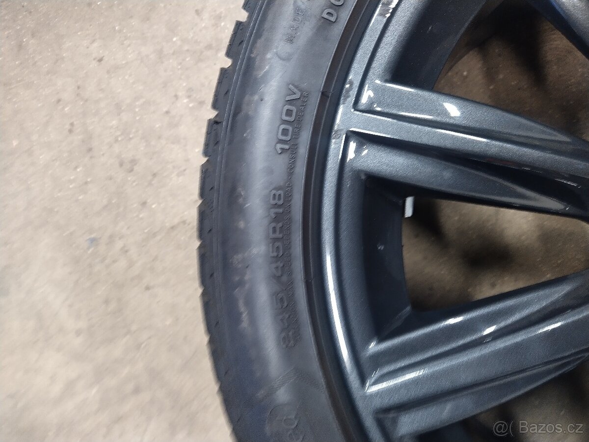 Litá kola originál BMW včetně zimních pneumatik GOODYEAR