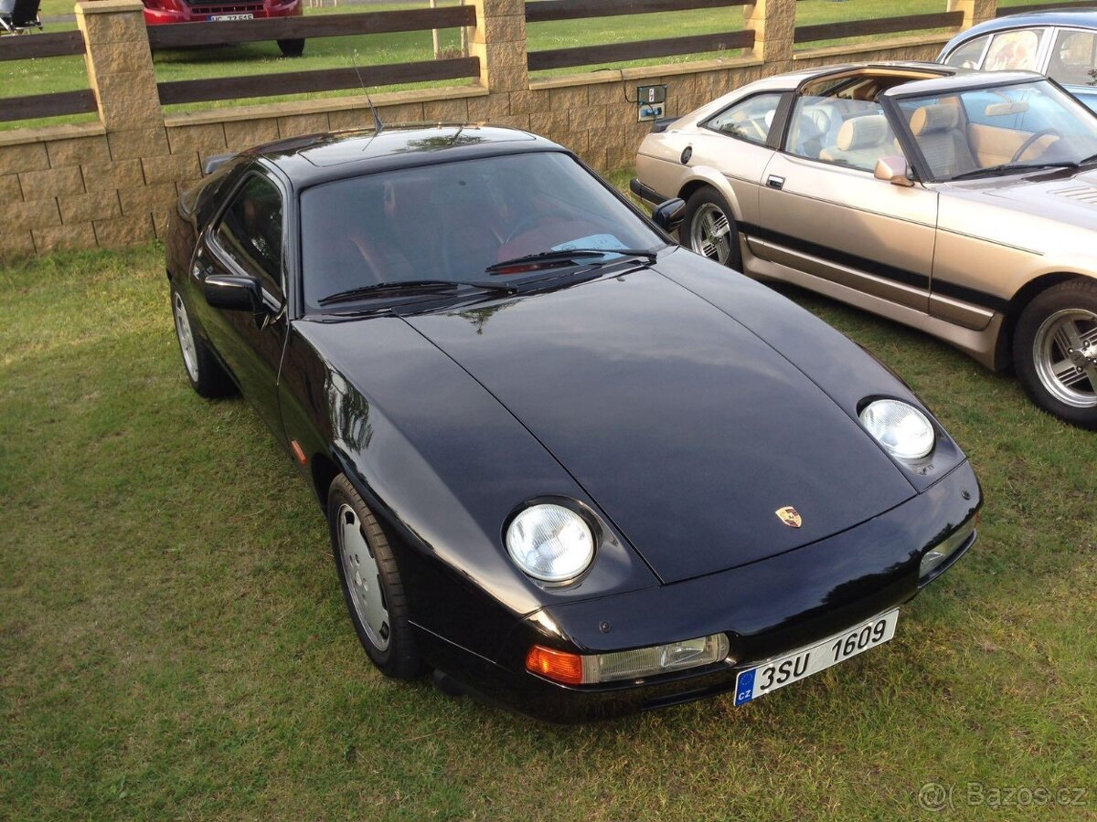 PORSCHE 928 GT