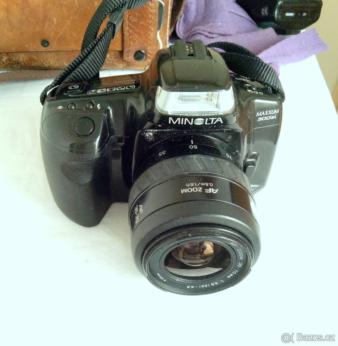 MINOLTA DYNAX 300si s přídavným bleskem 9Xi+2000xi.