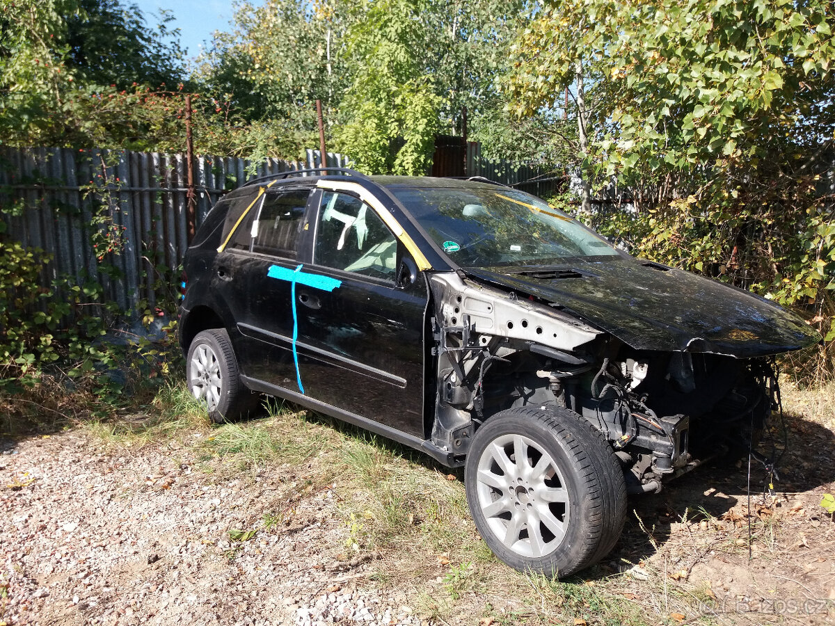 Mercedes ML w164 320 CDI prodám náhradní díly