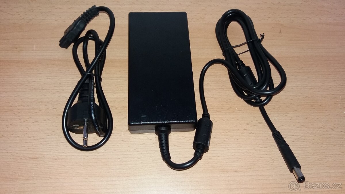 DELL Napájecí adaptér 130W