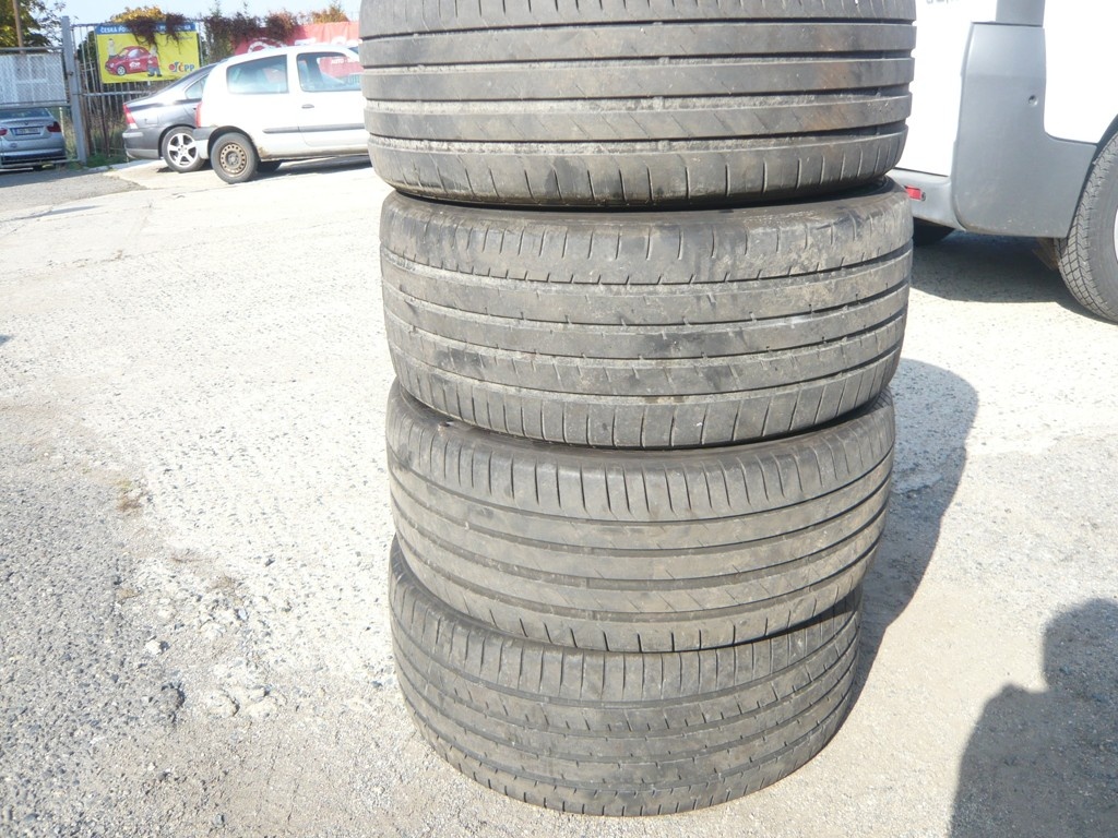 Letní pneu 225/55R19 99V