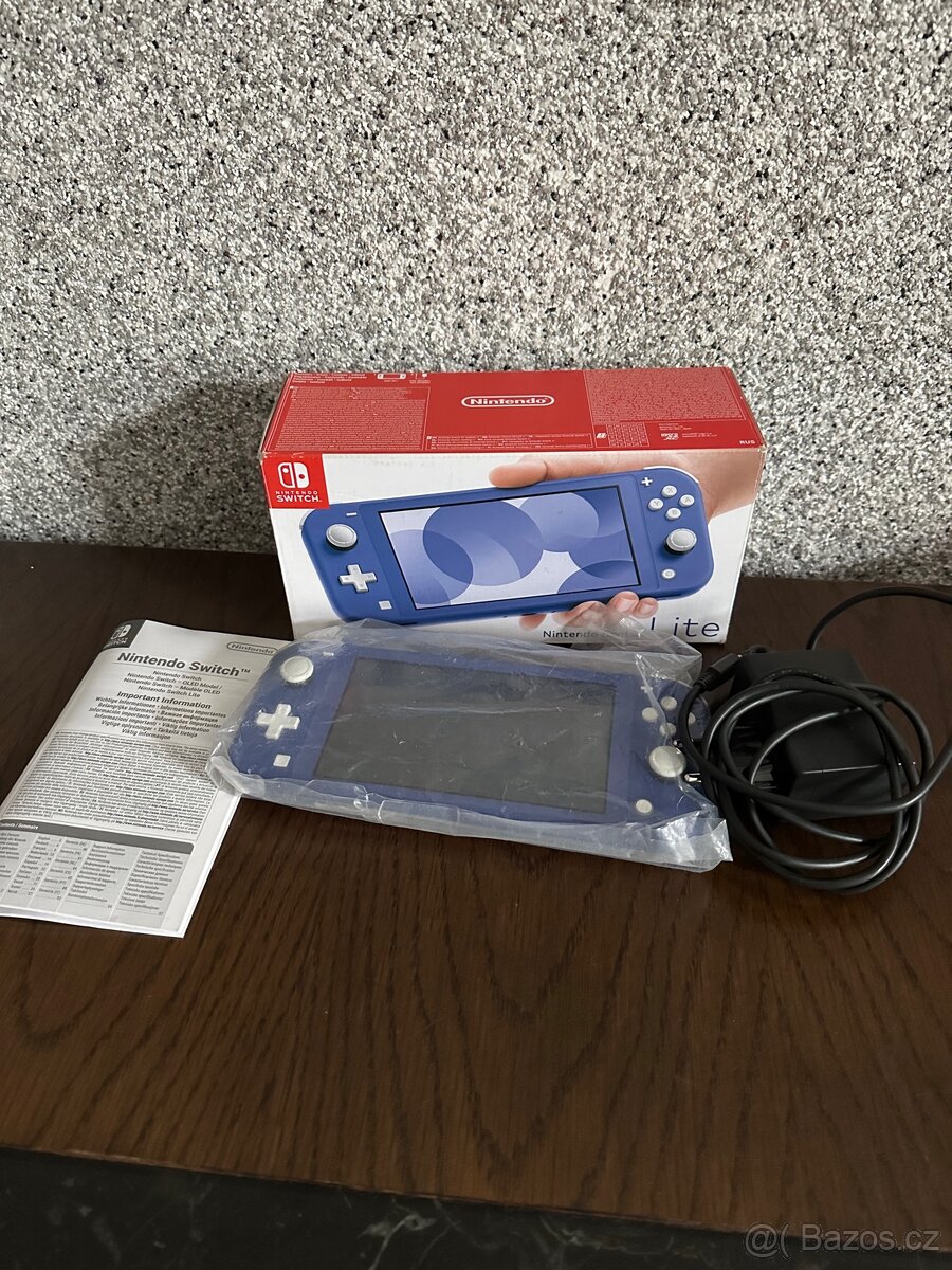 Nintendo switch lite jako nové + memory card -128gb