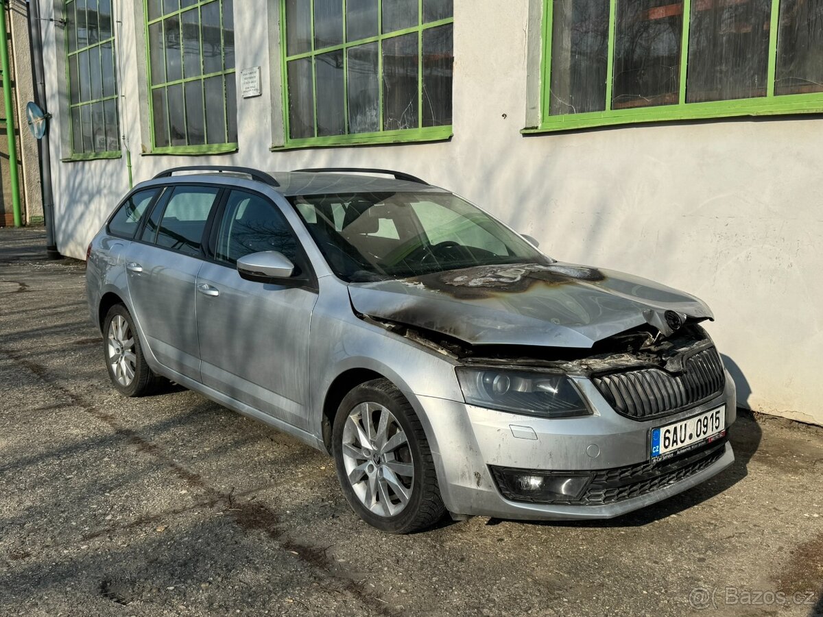 ŠKODA OCTAVIA III COMBI 2.0 TDI 110 KW - požár motoru