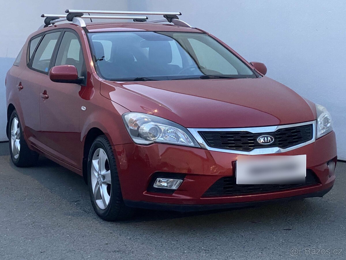 Kia Ceed 1.6 CRDi ,  85 kW nafta, 2010