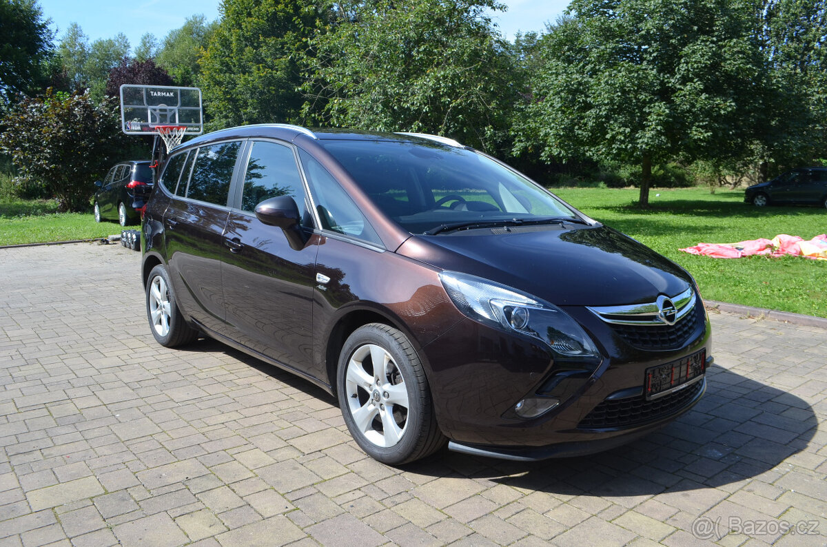 PRODÁM OPEL ZAFIRA TOURER 1.4 TURBO 7-MÍST 120.000KM