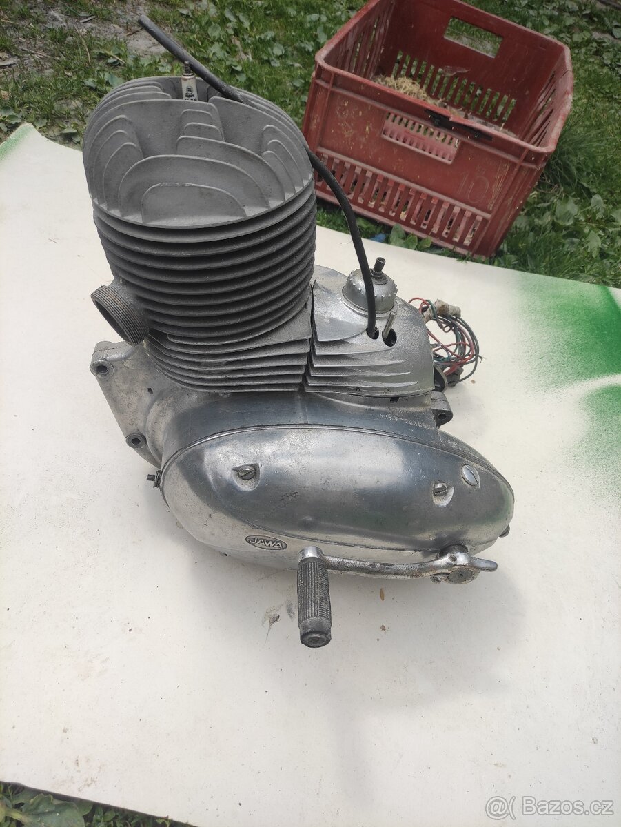 motor pro JAWA 250