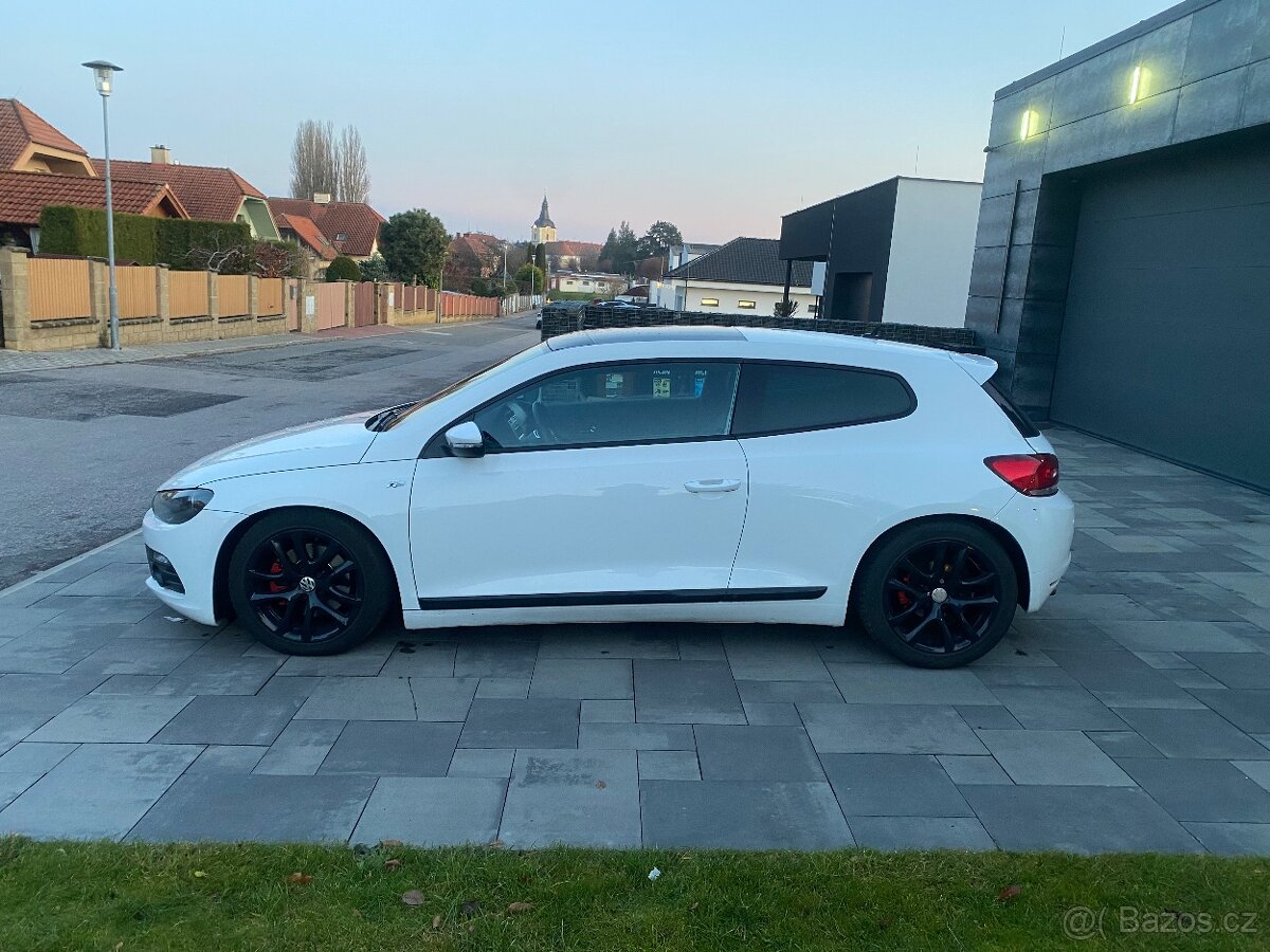 Volkswagen Scirocco 2.0tdi DSG