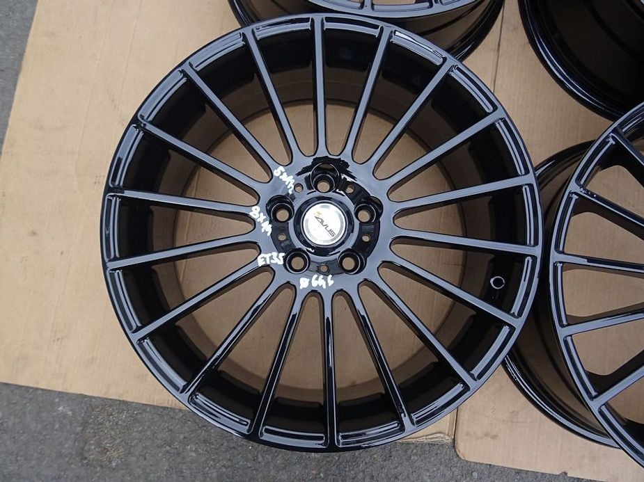 Alu disky černé Avus, 19", rozteč 5x112, ET 35 ,šíře 8J