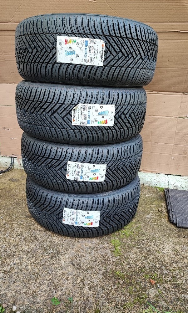 Zimní pneu Hankook Kinergy 4S2 H750 225/50R17 98V XL