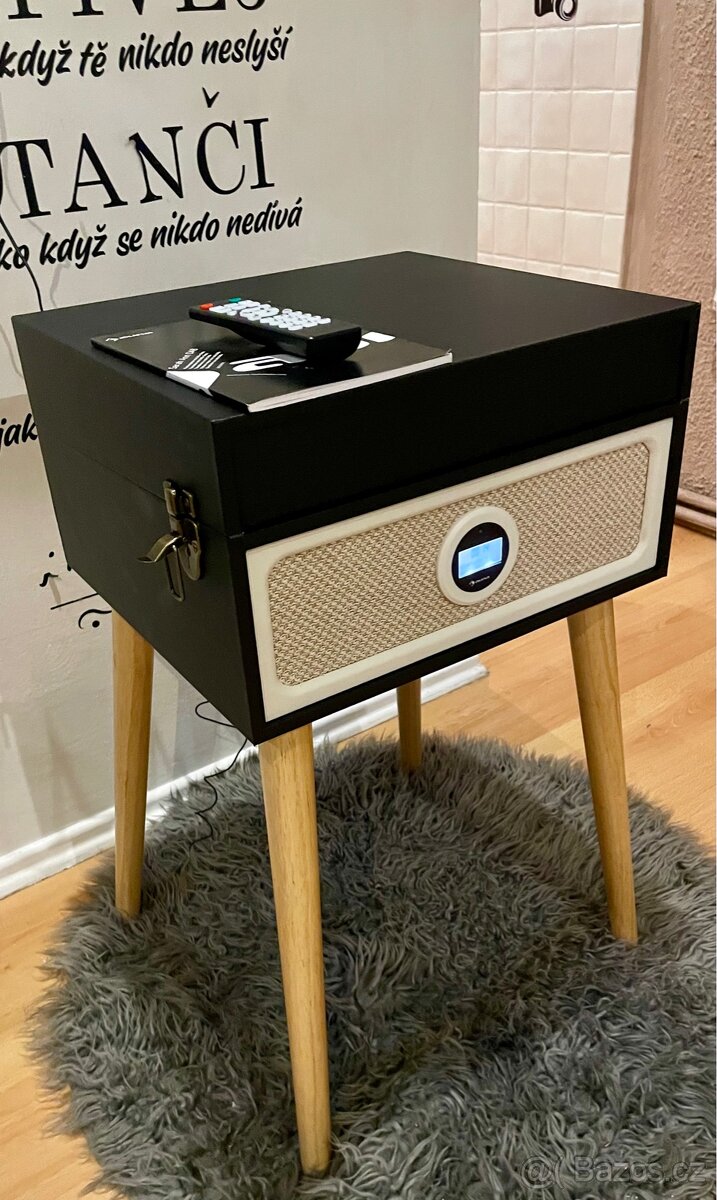 Nový retro stereo gramofon. Lze poslat