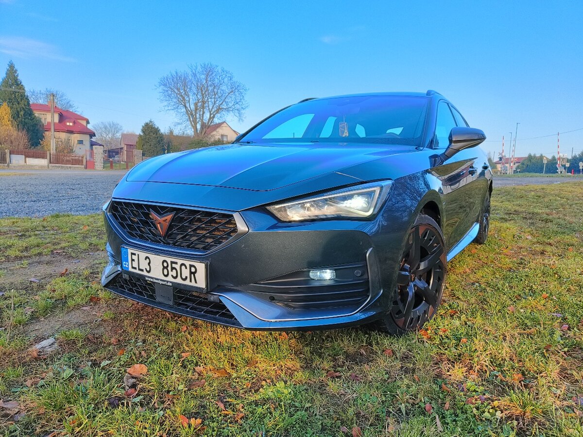 Cupra Leon VZ TSI 180kw e-hybrid,LED,virtual,tažné,tempomat