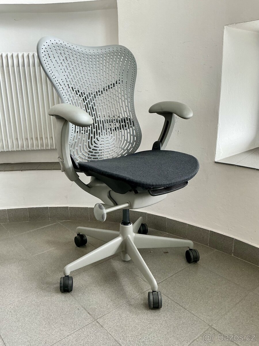 kancelářská židle Herman Miller Mirra