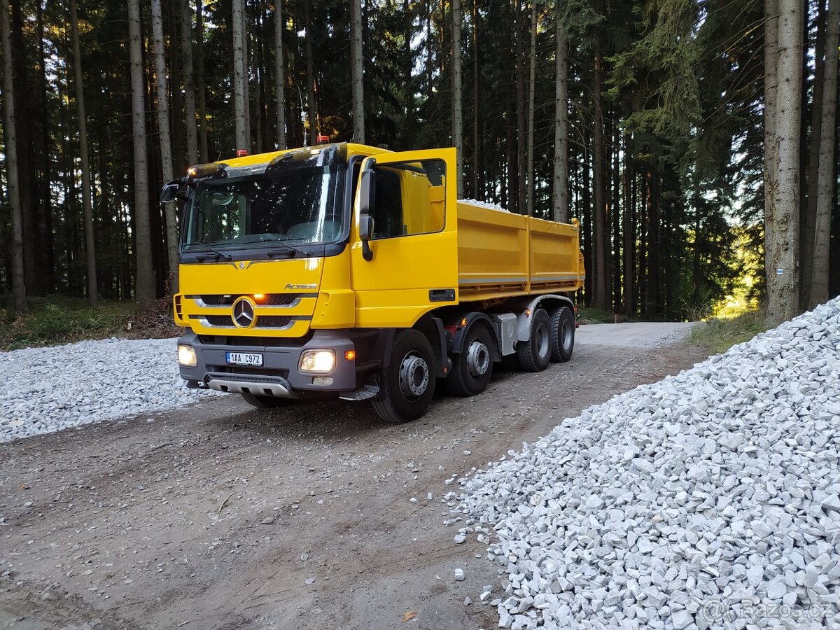 Mercedes-Benz Actros 8x4 sklápěč