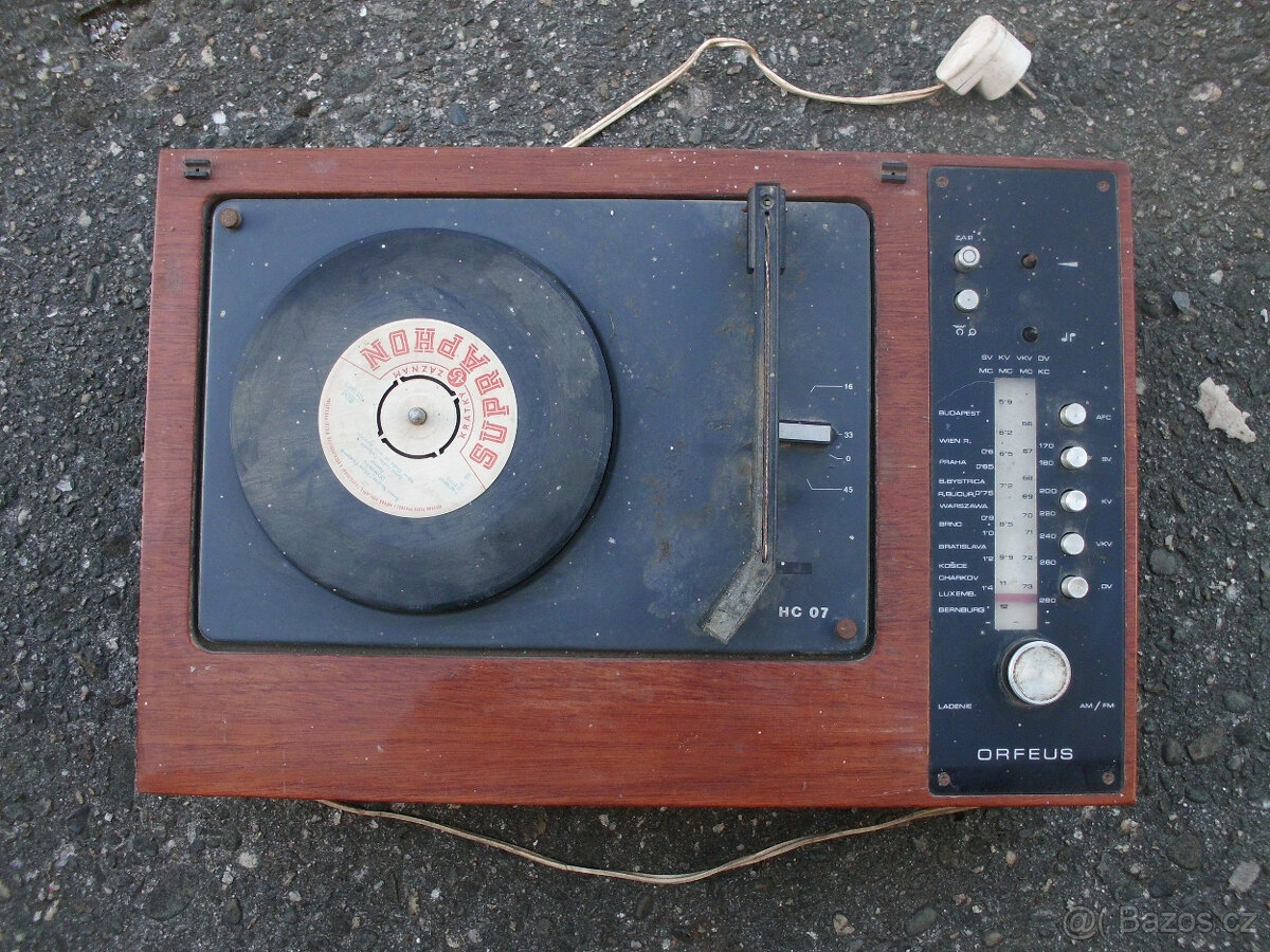 gramofon Tesla 1027A "Orfeus"