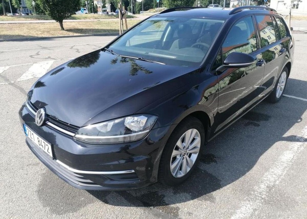 Volkswagen Golf 1.6TDI-85KW-DSG-ACC-KAMERA nafta automat