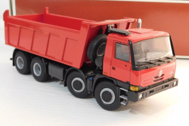 Model TATRA 815 8x8 Terrno červená KADEN 1:43