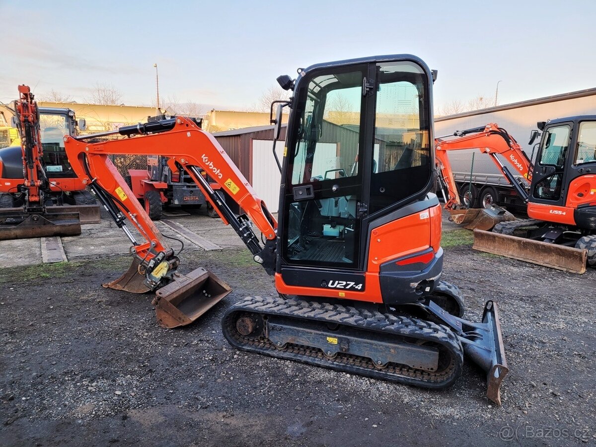 minibagr Kubota U27-4