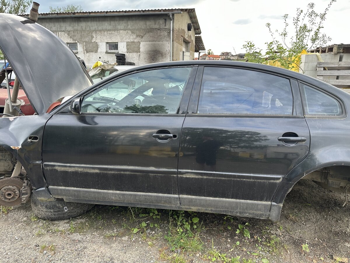 Dveře vw passat b5 černé