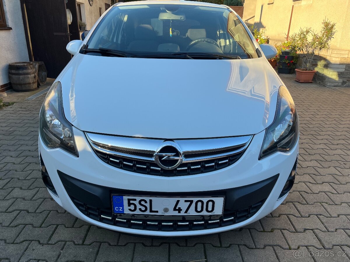 Opel Corsa 2014, 1,2 63kW benzín