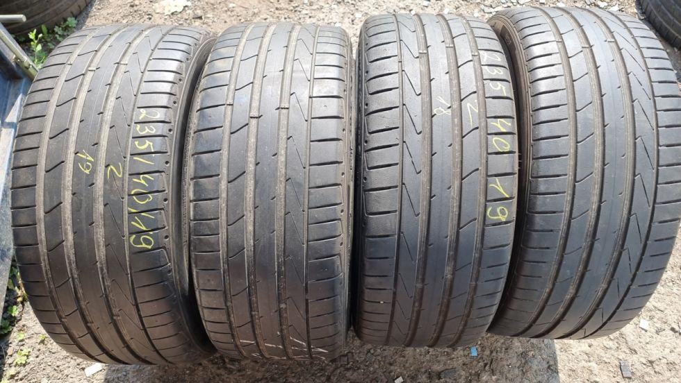 Letní pneu 235/40/19 Hankook