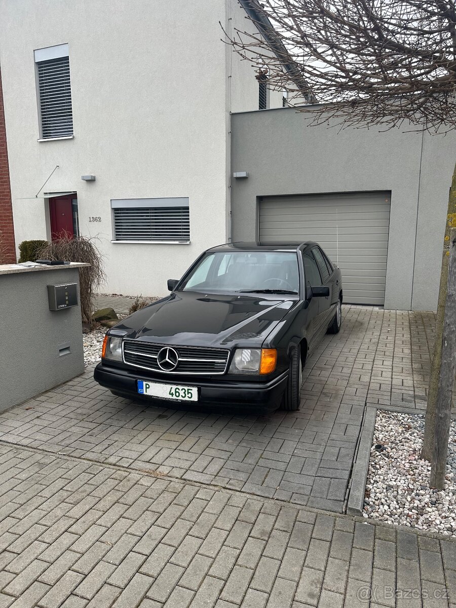 Mercedes-Benz w124 230E