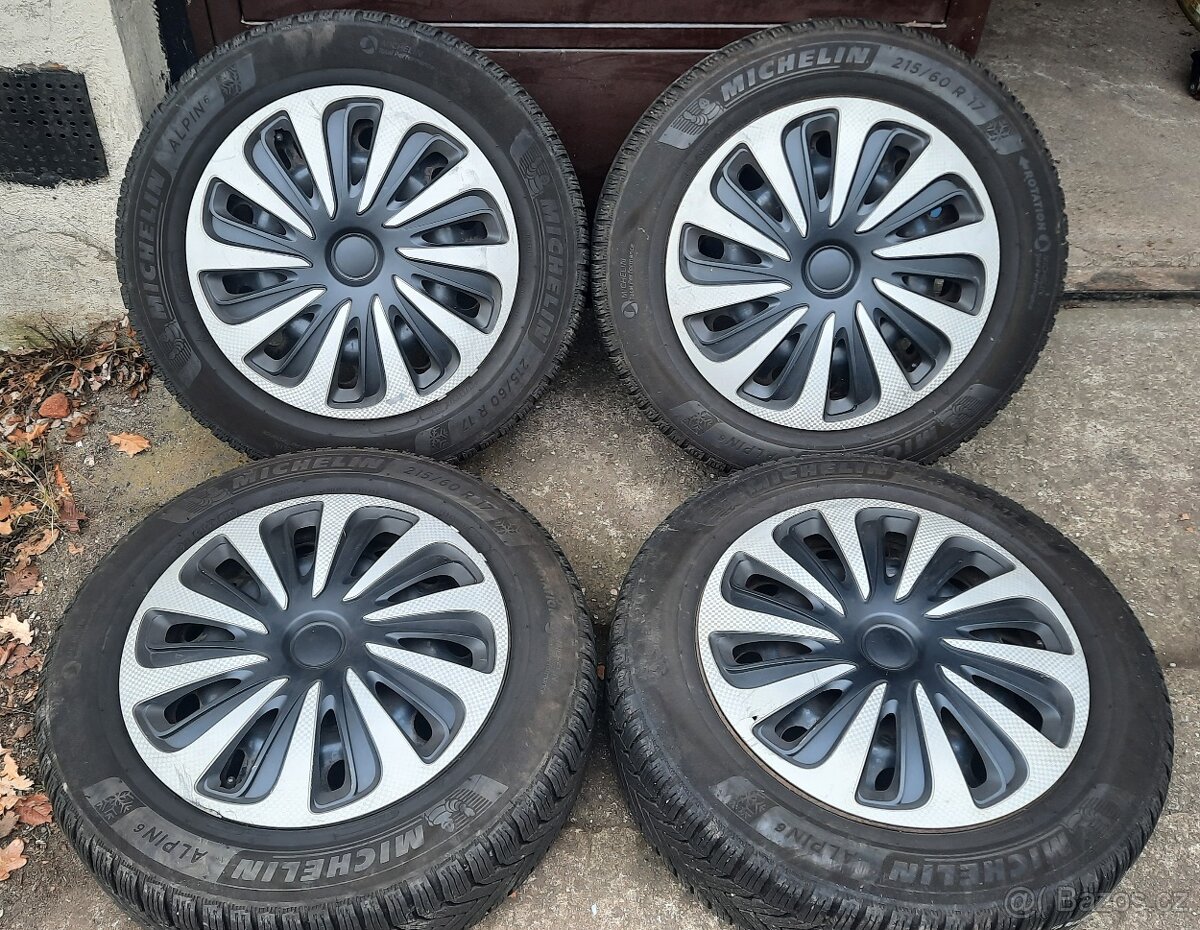 zimní pneu 215/60/17 na disku plechovém 5x105 r17 Opel