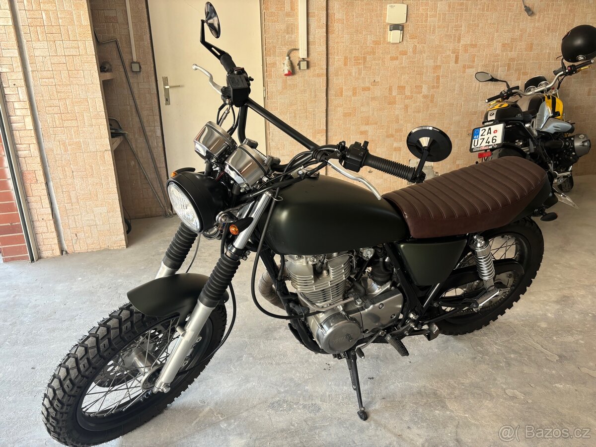 Yamaha SR400